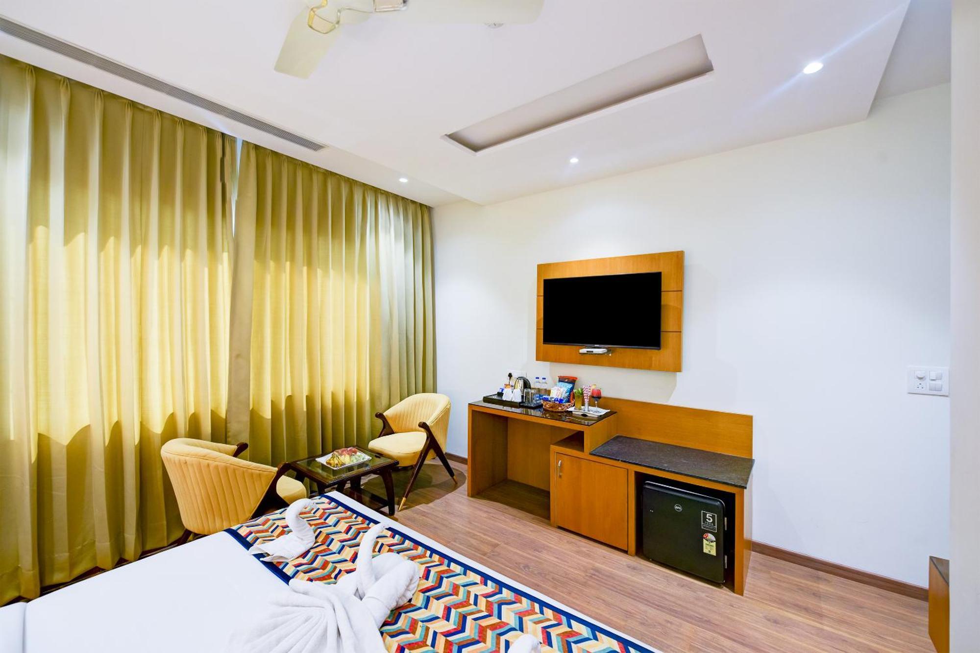 Classio Royale By Io Hotels Near Golden Temple Amritsar Ngoại thất bức ảnh